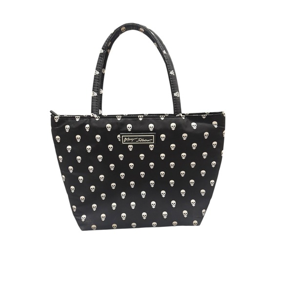Betsey Johnson Handbags - Betsey Johnson Skull Print Insulated
Lunchbox